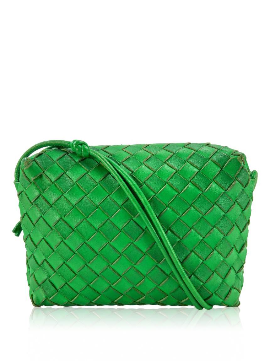 bottega veneta bottega veneta loop camera intrecciato verde green