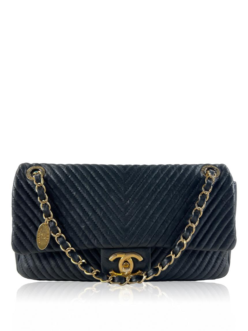 chanel chanel surpique chevron preto black