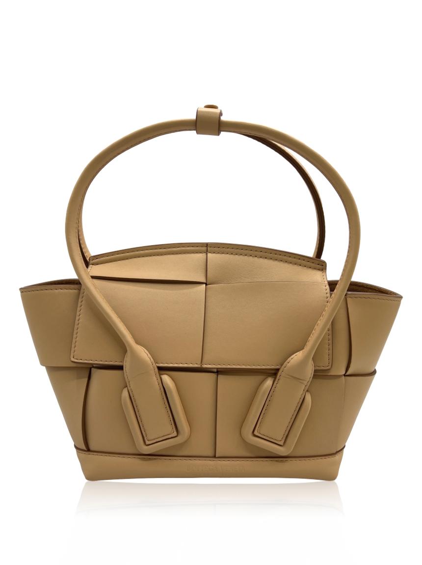 bottega veneta arco beige maxi