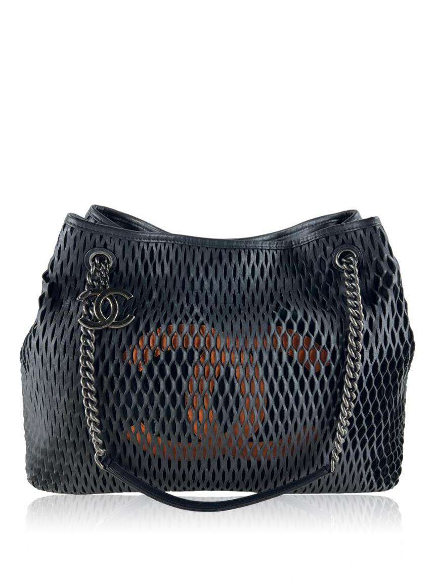 chanel chanel perforated laser cut cc preta silver