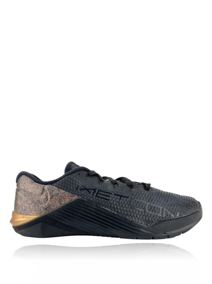 Nike metcon 5 store black x rose gold