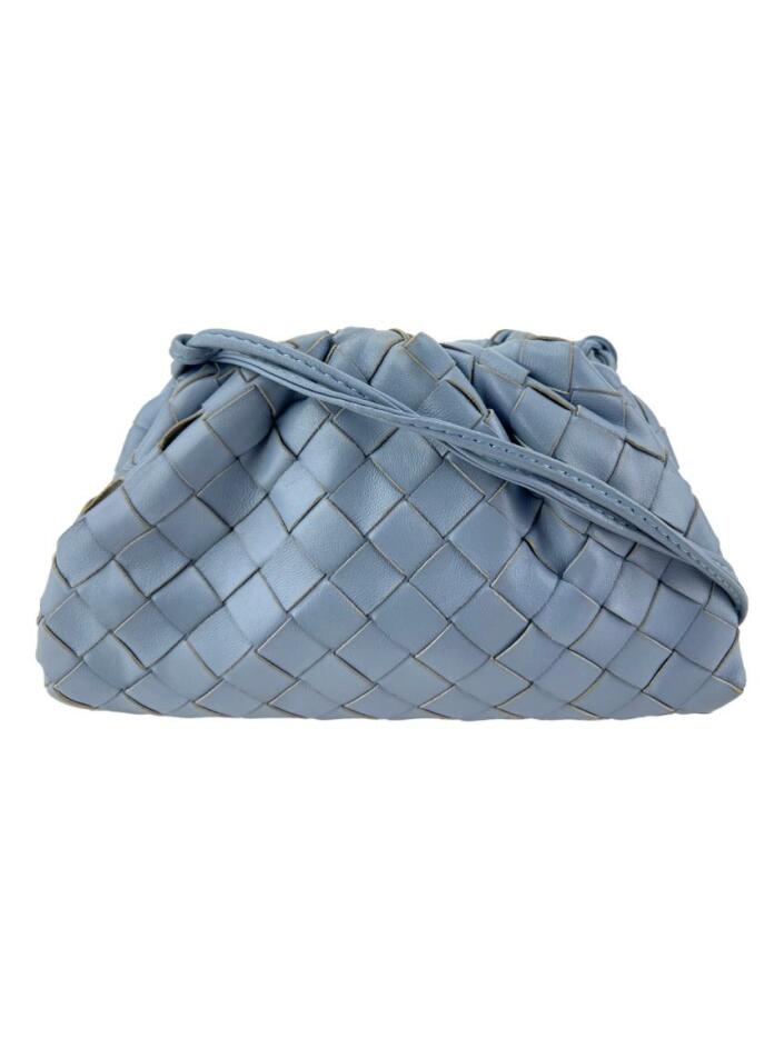 Bolsa com Alça Bottega Veneta Pouch Maxi Intrecciato Azul - BICJ3