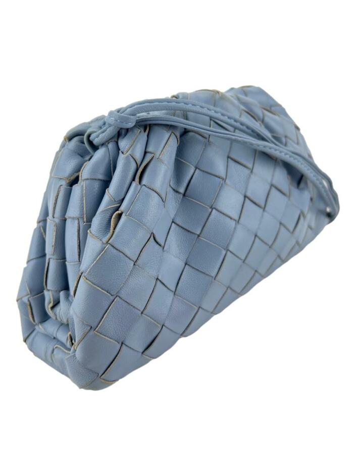 Bolsa com Alça Bottega Veneta Pouch Maxi Intrecciato Azul - BICJ3