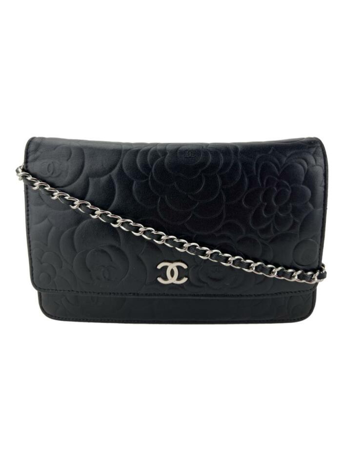 Bolsa com Alça Chanel Camellia Wallet on Chain WOC Preta - BHTR1