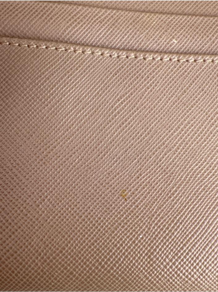 Bolsa Tiracolo Prada Wallet on Chain Saffiano bege - ACRI5 Original ...