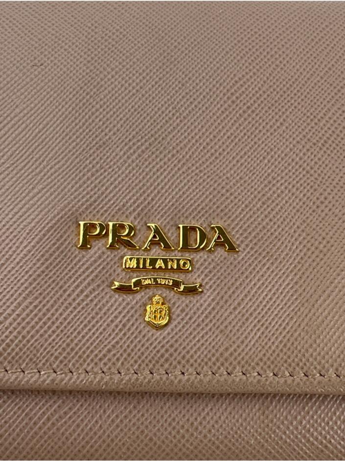 Bolsa Tiracolo Prada Wallet on Chain Saffiano bege - ACRI5 Original ...