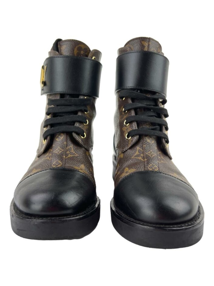 Louis Vuitton Botas de invierno de piel de oveja negra Suecia ref