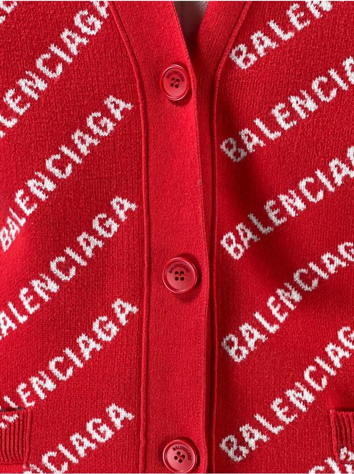 Cardigan Balenciaga Logo Vermelho - BIIJ28 Original | Etiqueta Única