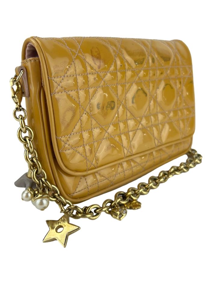 Clutch Christian Dior Lady Dior Cannage Verniz Bege - ZZ1329
