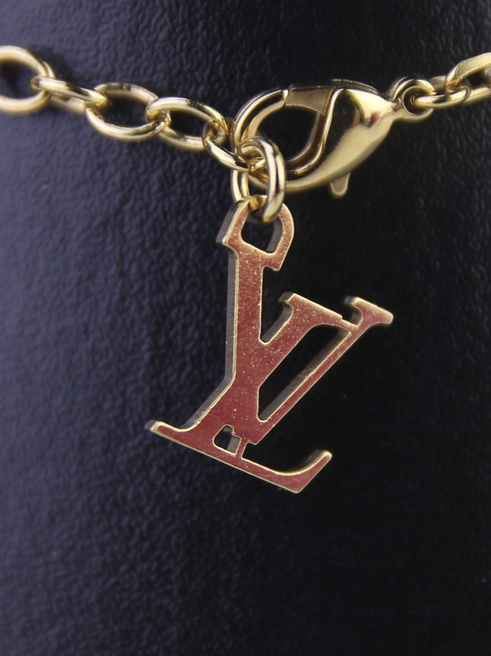 Colar Louis Vuitton Lock Me Heart Dourado - ABFE3 Original | Etiqueta Única