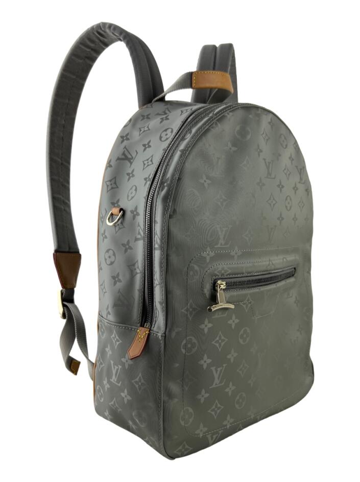 louis vuitton backpack monogram titanium pm grey Discovery Surplus Khaki Green This Backpack PM model is made from Monogram Titanium coated canvas LOUIS VUITTON Discovery Backpack PM
