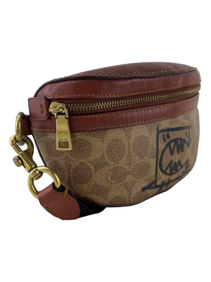 Pochete Coach X Guang Yu Belt Bag Rexy Logo Marrom - CHYT1