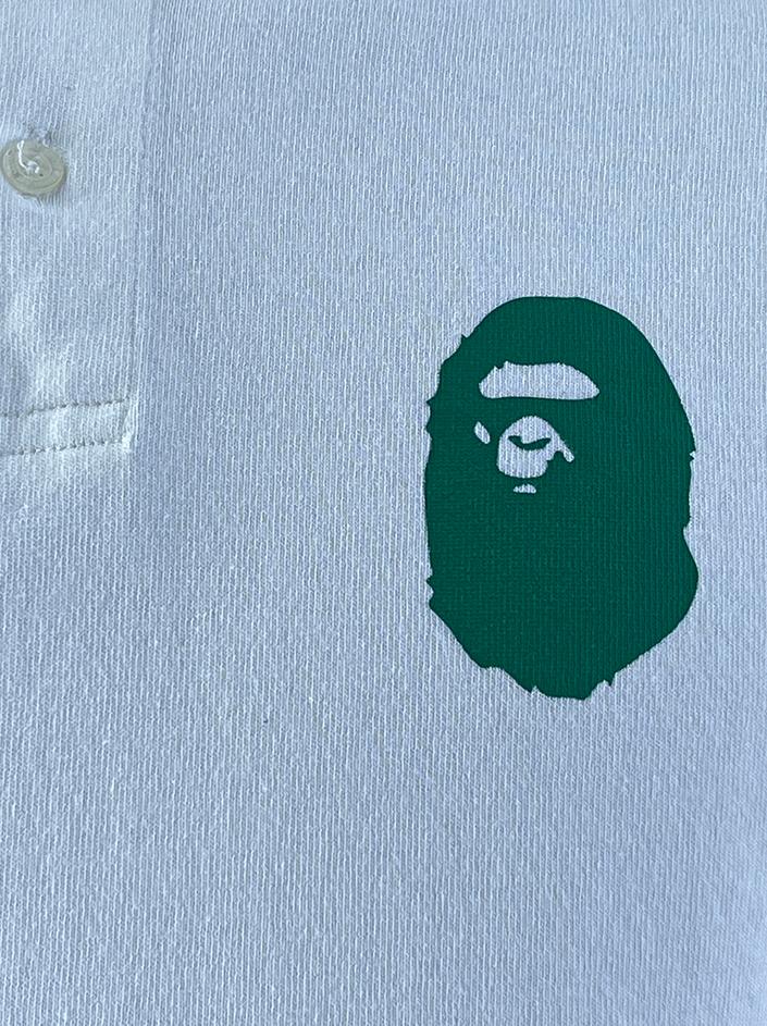 Polo A BATHING APE Logo Off White - AHAV107 Original | Etiqueta Única