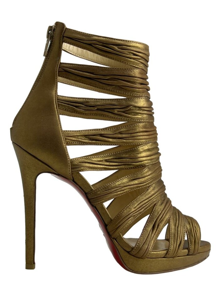 Sandália Christian Louboutin Tinazata Couro Dourado