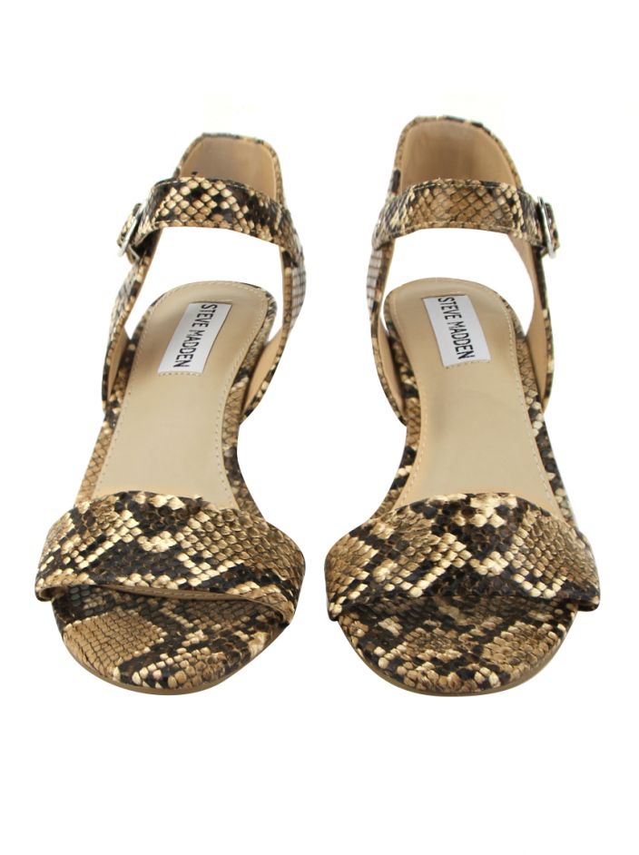 Graze wedge sandal hot sale steve madden