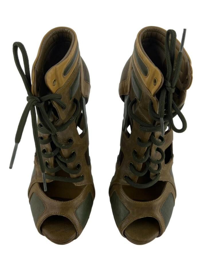 Sapato de Salto Alexander McQueen Couro Multicolor - AGWH35