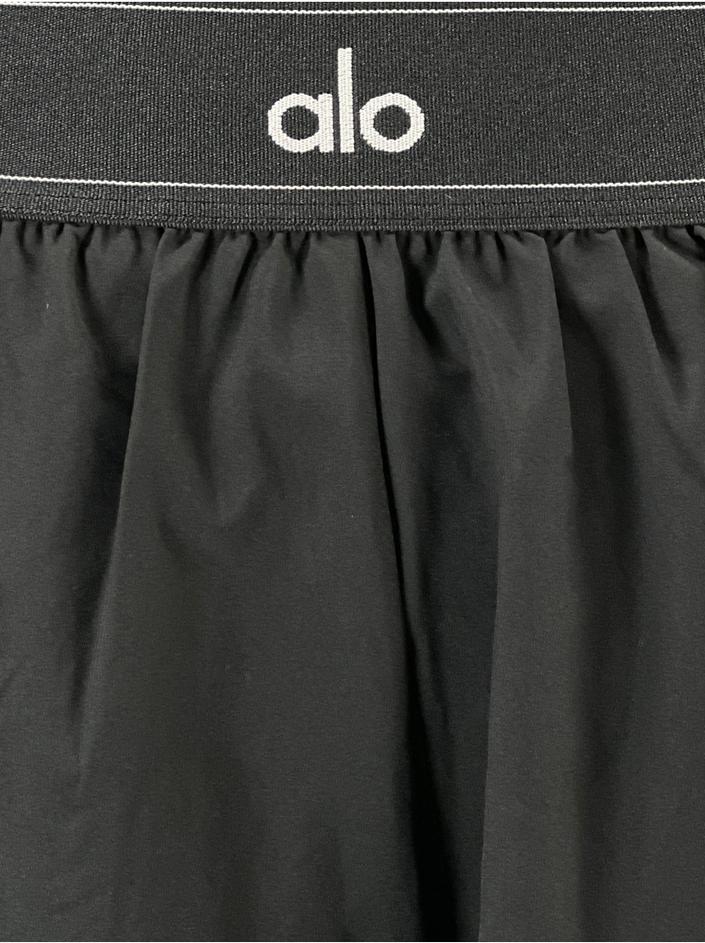 Shorts Alo Yoga Tecido Preto - JXK85 Original | Etiqueta Única