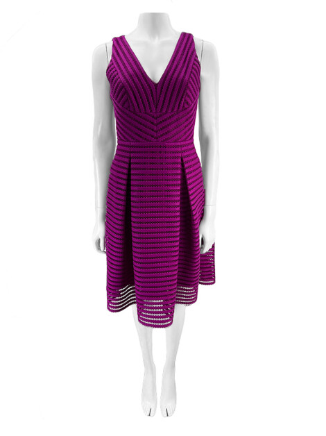 Vestido Ivanka Trump Evasê Magenta