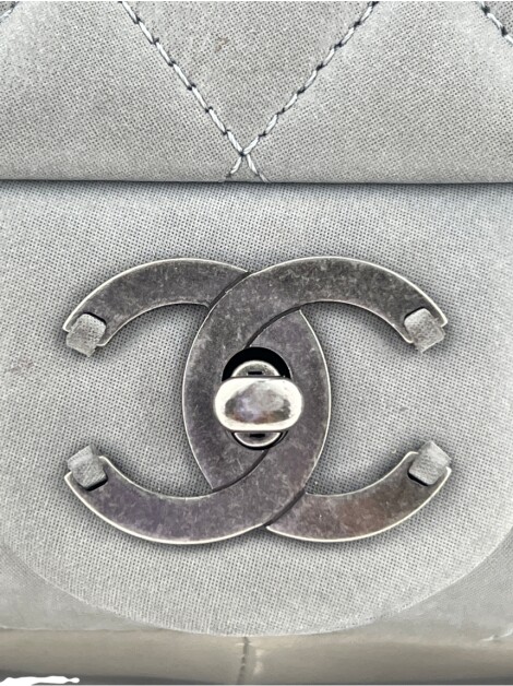 Bolsa com Alça Chanel In-The-Mix Flap Medium Cinza