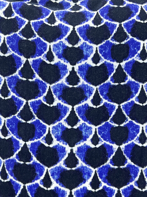 Blusa Fit Tecido Azul Estampada