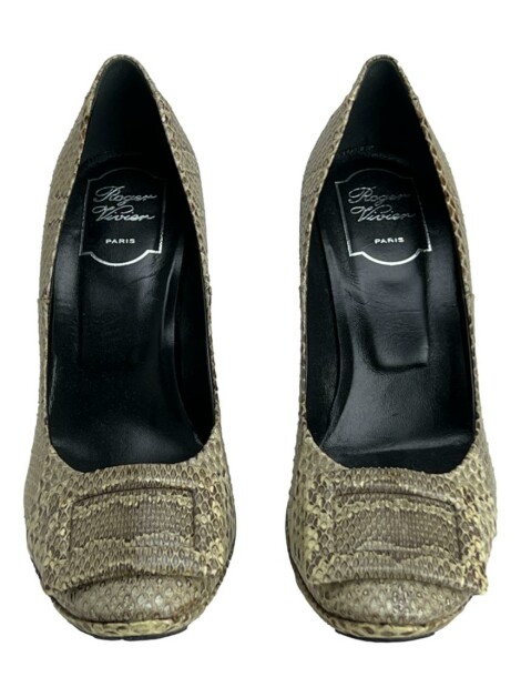 Sapato de Salto Roger Vivier Python Bege