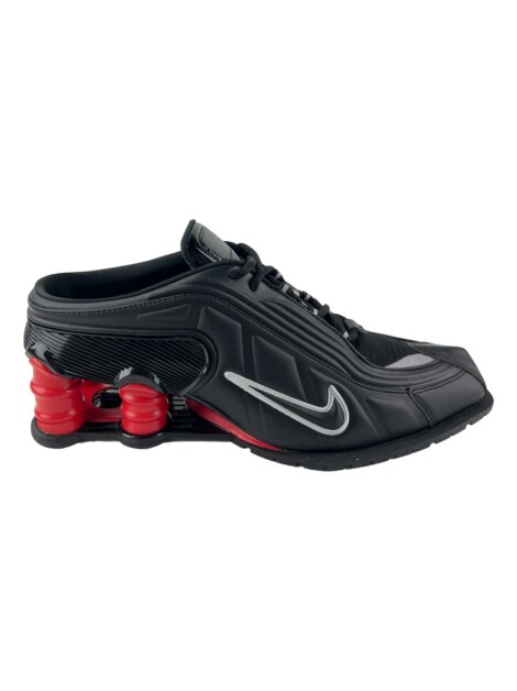 靴 nike martinerose shox mr4 M27 W27.5 Martine Rose trouxe ontem (12) à passarela mais uma vez o seu Nike