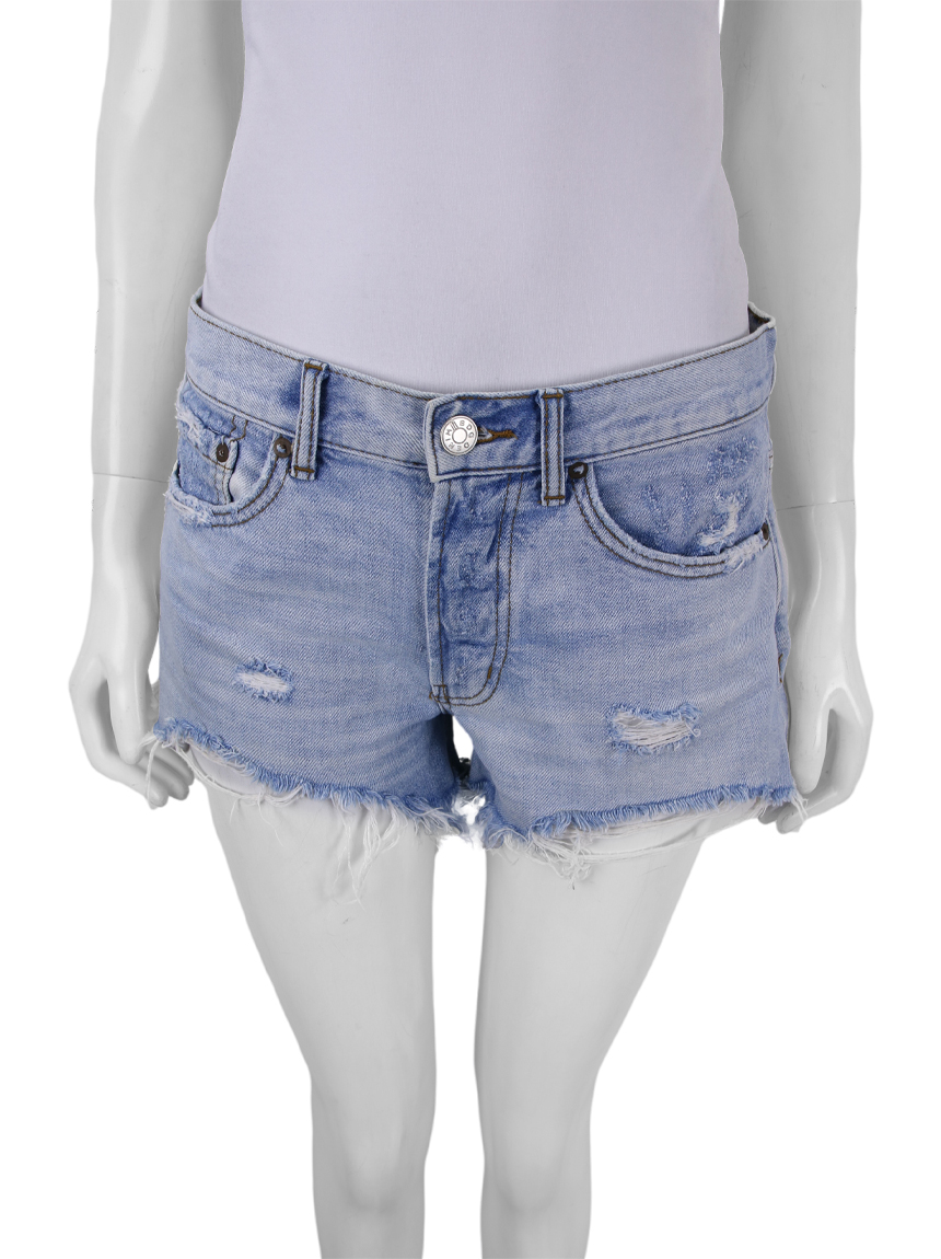 https://cdnimg.etiquetaunica.com.br/products/short-e-bermuda-bdg-urban-outfitters-jeans-destroyed-lot138_903402.jpg