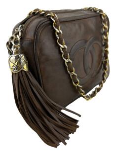 Bolsa Tiracolo Chanel Vintage CC Tassel Camera Couro Marrom