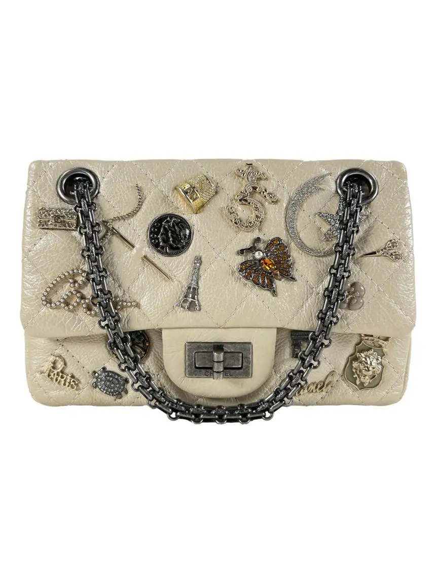 Bolsa Tiracolo Chanel Lucky Charms Reissue 2.55 Pérola - CTPM1