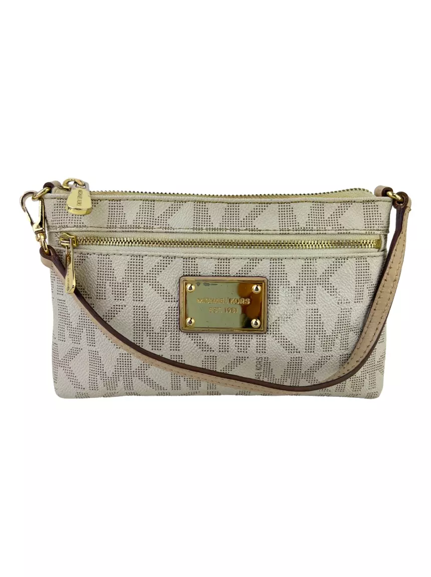 Michael shops kors wristlet