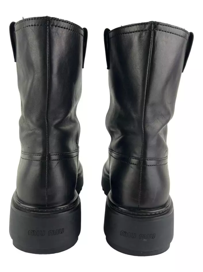 Bota Miu Miu Biker Preta - BIBM222 Original | Etiqueta Única Bota Miu Miu Biker Preta - BIBM222 Original | Etiqueta Única