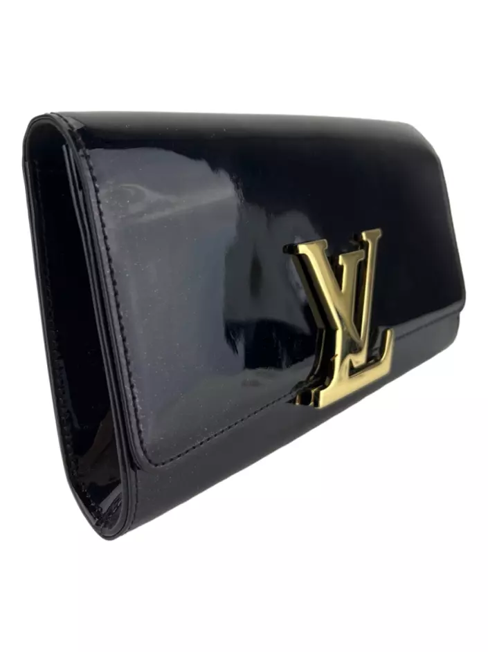 Clutch Louis Vuitton Louise Verniz Preta - Pwk Closet