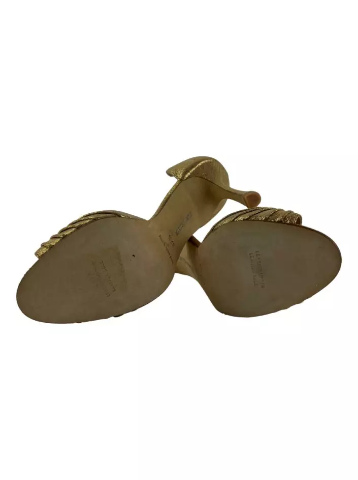 Sapato de Salto Manolo Blahnik Peep Toe Dourado - BCH6074 Sapato de Salto Manolo Blahnik Peep Toe Dourado - BCH6074