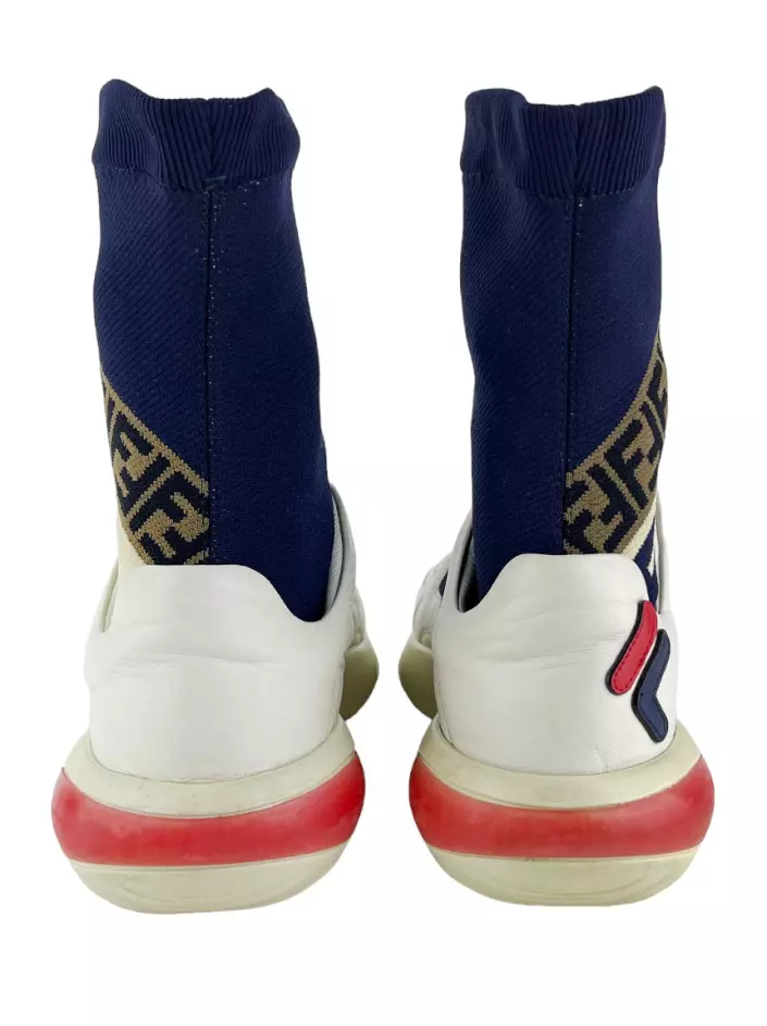 世界的に有名な Tênis Fendi Original CFMG3 - Azul Mania Fendi Fila x トップス