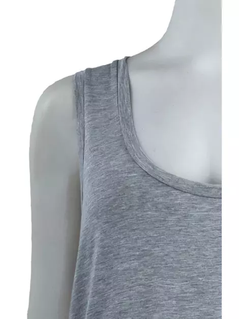 Blusa Paige Basic Cinza