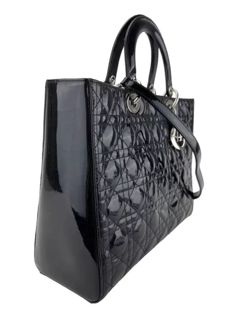 Bolsa com Alça Christian Dior Lady Dior Cannage Large Verniz Preta