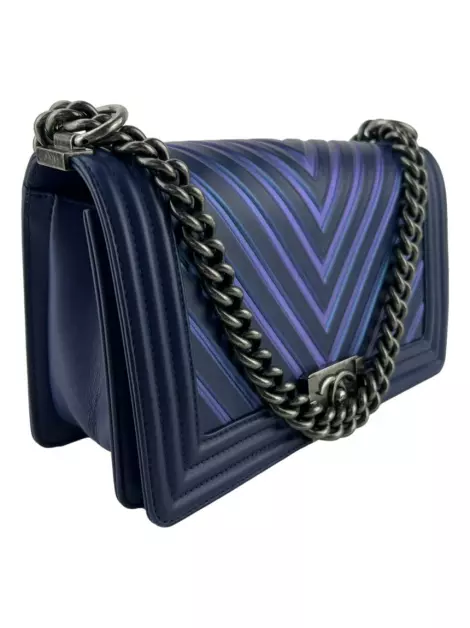 Bolsa Tiracolo Chanel Boy Chevron Holographic Azul