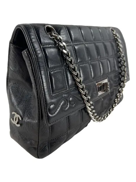 Bolsa Tiracolo Chanel Chocolate Bar Preta