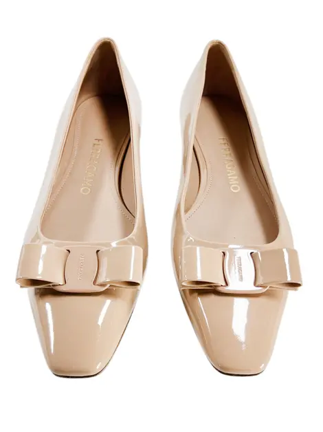 Sapatilha Salvatore Ferragamo Vara Bow Bege