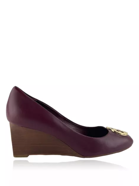 Scarpin Tory Burch Alice Wedge Vinho