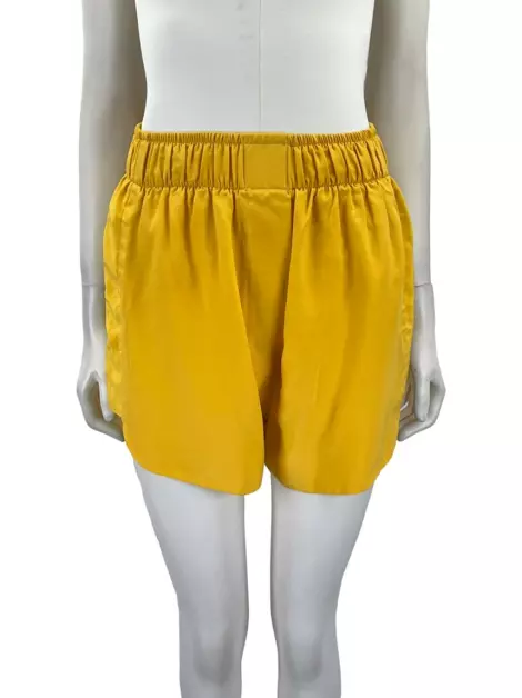 Shorts Von Trapp Seda Amarelo