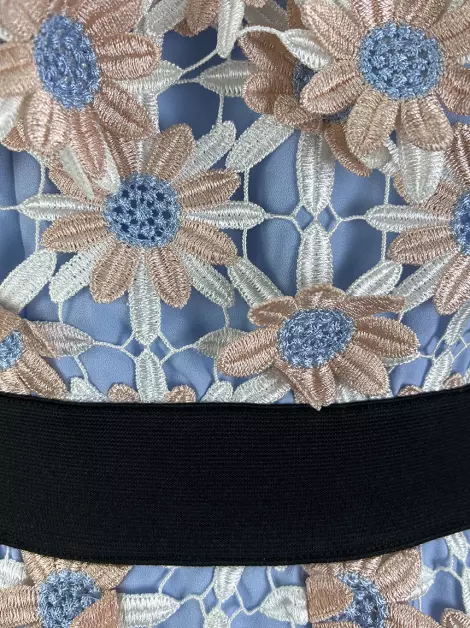 Vestido Self-Portrait 3D Floral Guipure