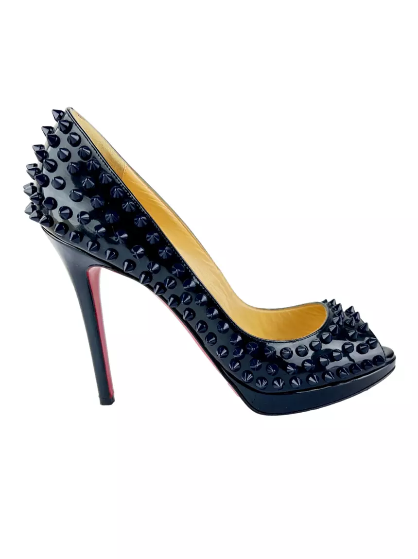 Scarpin Christian Louboutin Spikes Preto - AOP86 Original
